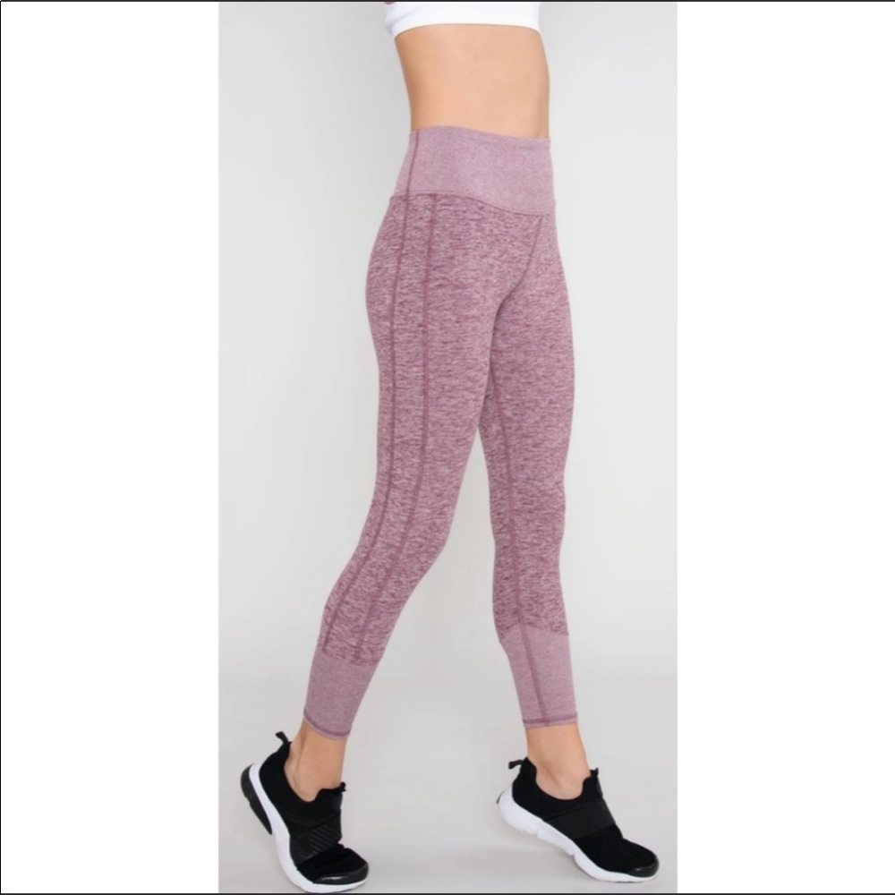 EUC 7/8 Alo lounge leggings XXS